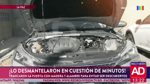 Delincuentes desmantelaron un vehículo y bloquearon el ingreso para evitar ser descubiertos en El Alto
