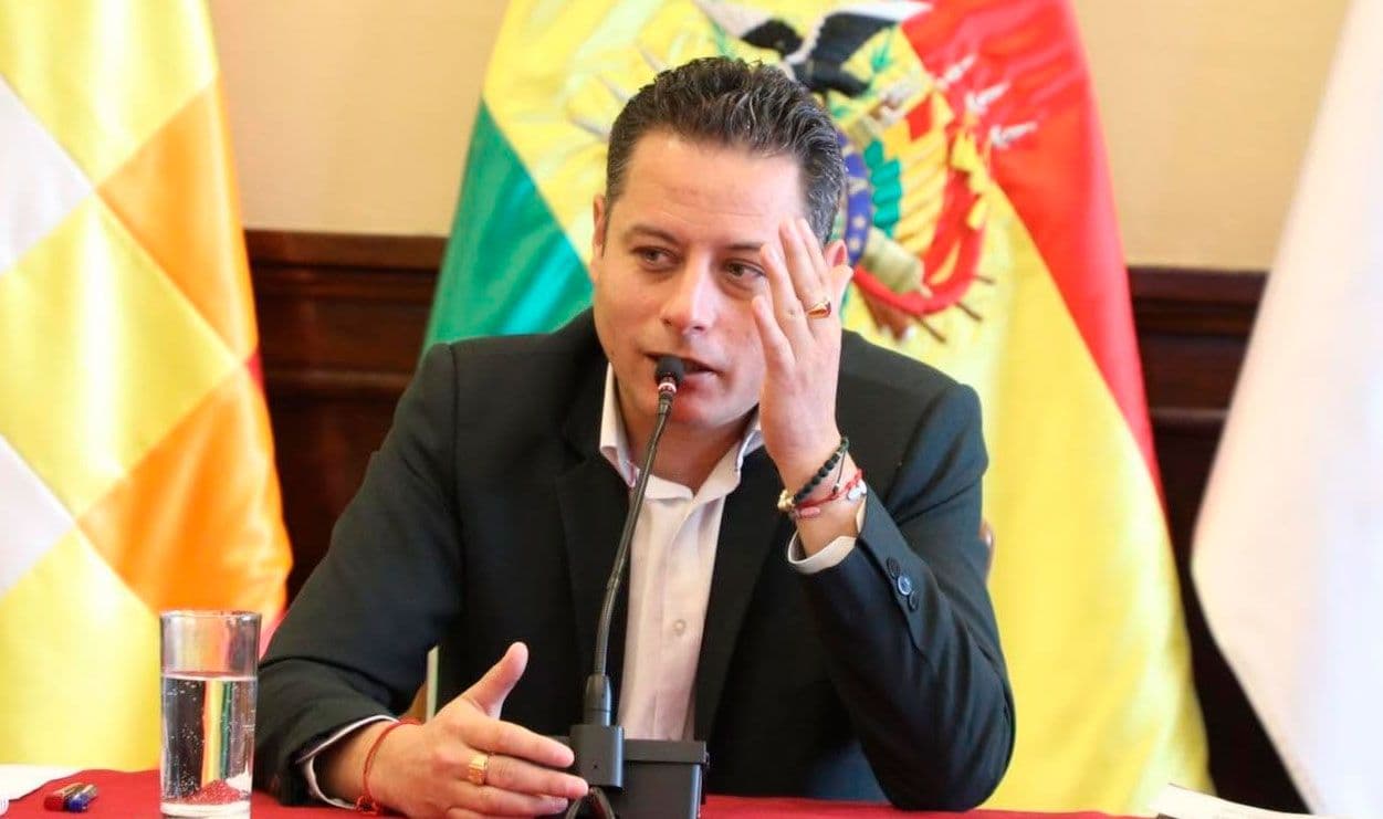 Lara pide no apartar a Mariaca por sanción de EE. UU.