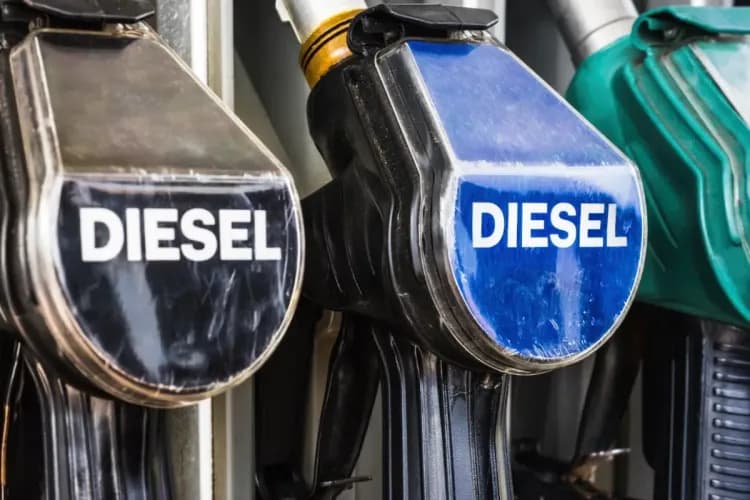 Baja el precio referencial del diésel importado: ANH lo cotiza en Bs 16,50