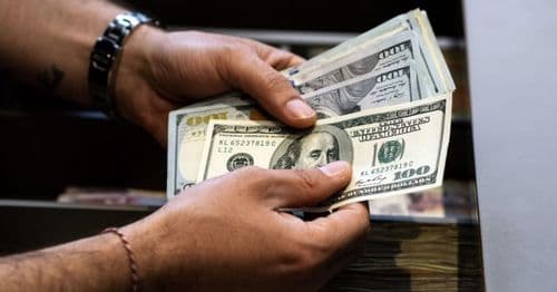 Este miércoles comenzó la devolución de depósitos en dólares a ahorristas