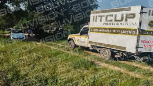 El auto fue quitado a un vecino a punta de arma para la fuga.