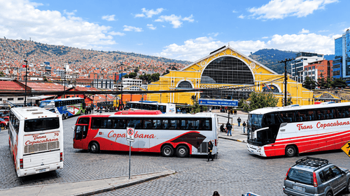 buses en la terminal de la ciudad de la paz