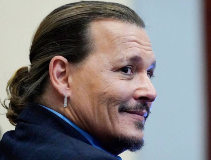 Desopilante: una mujer le grita a Johnny Depp en pleno juicio es el padre de su hijo